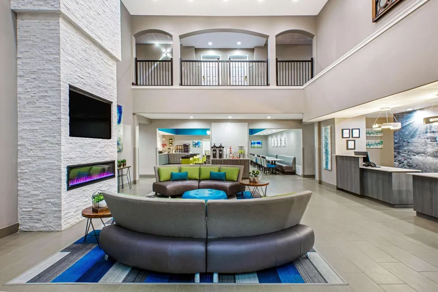 La Quinta Inn & Suites by Wyndham Sulphur Springs hotel detail image 6