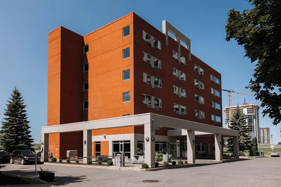Hôtel Le Dauphin Montréal - Longueuil hotel detail image 2