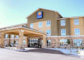 Comfort Inn & Suites Artesia hotel thumbnail 2