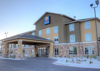 Comfort Inn & Suites Artesia hotel thumbnail 3