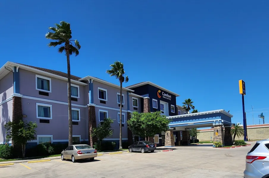 Comfort Inn & Suites Donna near I-2 hotel detail image 2