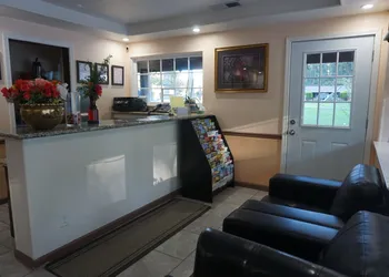 Blue Gum Motel hotel thumbnail 7