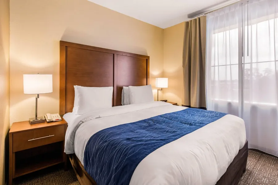 Comfort Suites hotel detail image 6
