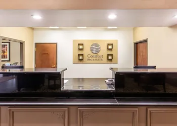 Comfort Suites hotel thumbnail 4