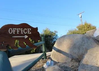 Barewood Inn and Suites hotel thumbnail 3