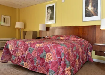 Red Carpet Inn hotel thumbnail 4