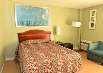 Red Carpet Inn hotel thumbnail 5