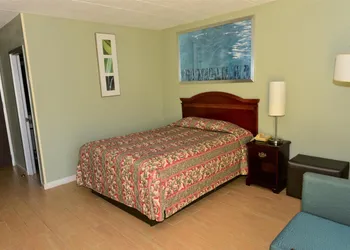 Red Carpet Inn hotel thumbnail 6