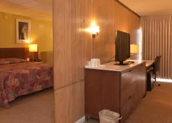 Red Carpet Inn and Suites Houston Gulf Fwy hotel thumbnail 3