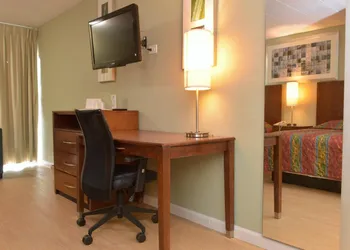 Red Carpet Inn and Suites Houston Gulf Fwy hotel thumbnail 5