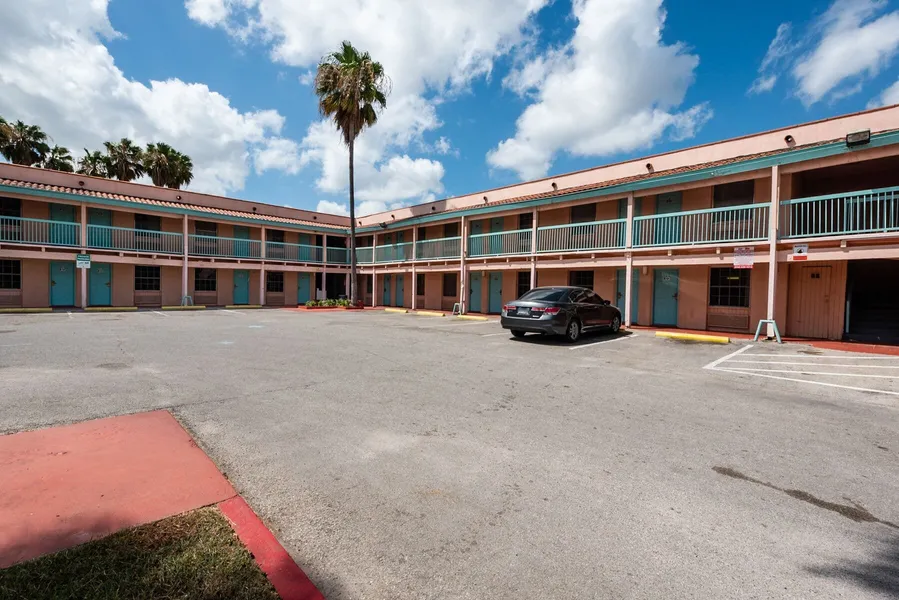 University Inn & Suites hotel detail image 2