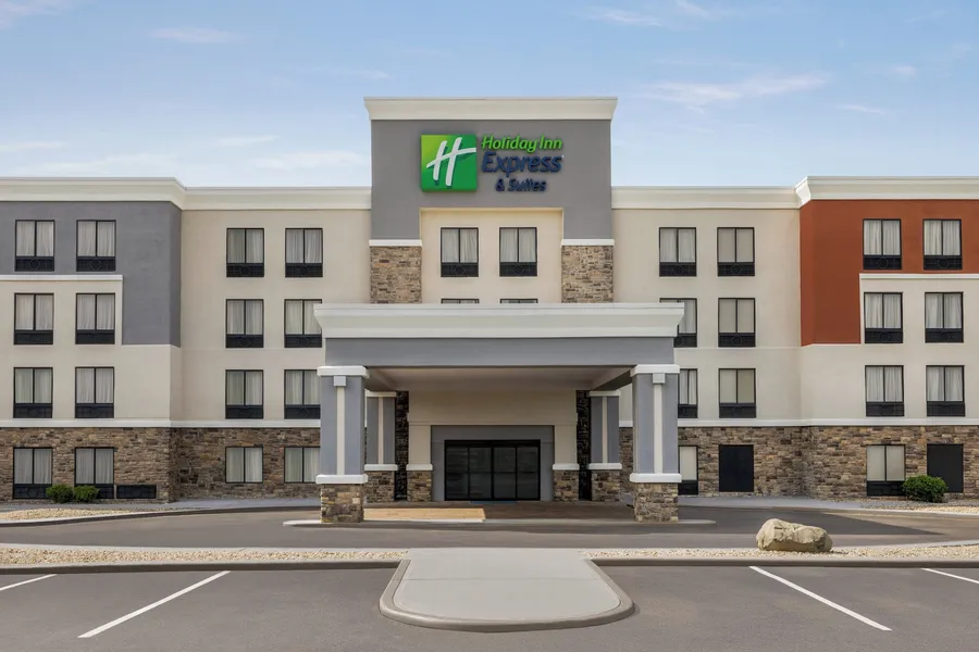 Holiday Inn Express and Suites Indianapolis W- Airport Area by IHG hotel detail image 2
