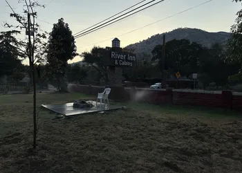The River Inn hotel thumbnail 2