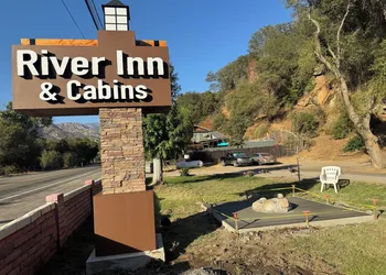 The River Inn hotel thumbnail 4
