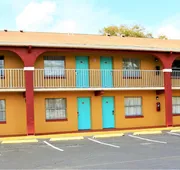 Howard Johnson by Wyndham Lake Front Park Kissimmee hotel detail image 4