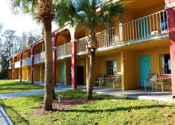 Howard Johnson by Wyndham Lake Front Park Kissimmee hotel thumbnail 8