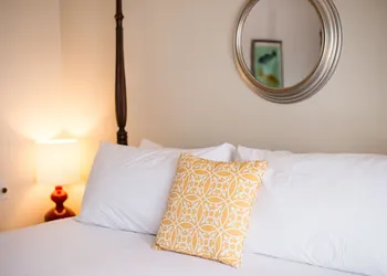 Salt Shaker Deli & Inn hotel thumbnail 2