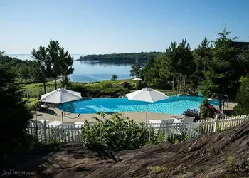 Island View Inn hotel thumbnail 2