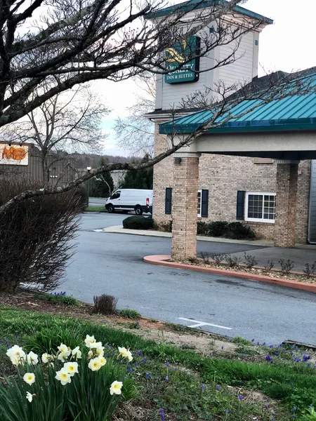 Quality Inn & Suites Hendersonville - Flat Rock hotel detail image 2