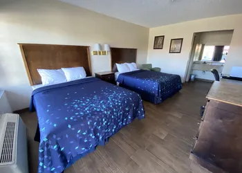 Coral Roc Motel hotel thumbnail 5