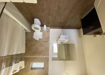 Coral Roc Motel hotel thumbnail 7