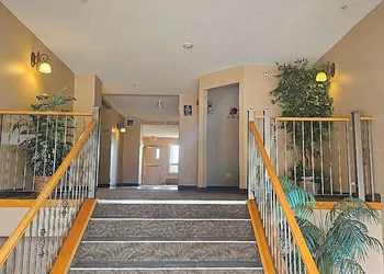 Misty Mountain Inn and Suites hotel thumbnail 3