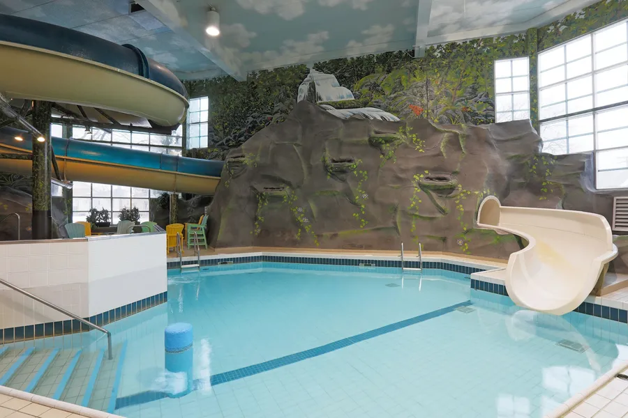 Canad Inns Destination Centre Windsor Park hotel detail image 2