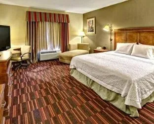 Hampton Inn Cleveland hotel thumbnail 5