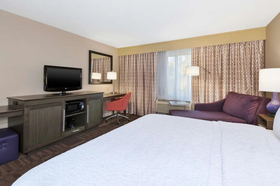 Hampton Inn Waterbury hotel detail image 6