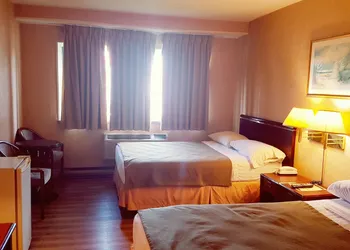 Chomedey Inn hotel thumbnail 5