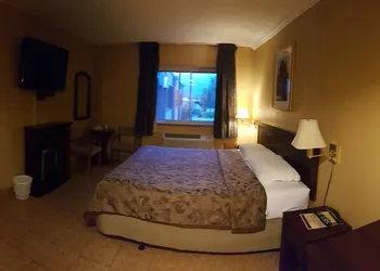 Chomedey Inn hotel thumbnail 7