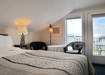 Auberge des Falaises hotel thumbnail 7