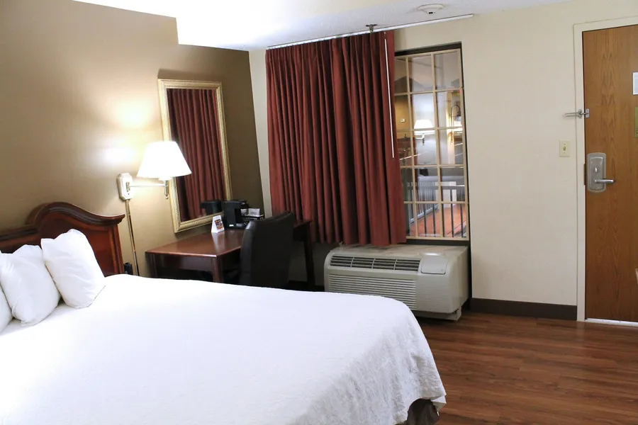 Auburn Place Hotel And Suites hotel detail image 6
