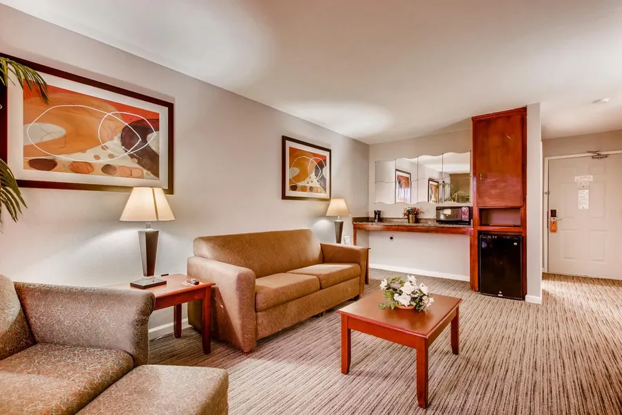 Orangewood Inn & Suites Midtown hotel detail image 2