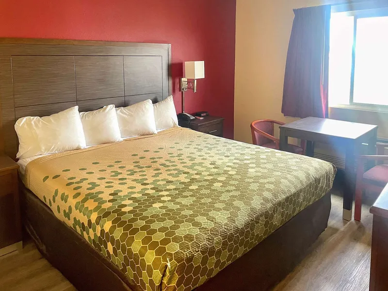 Econo Lodge Inn & Suites Corning Travel Center hotel detail image 6
