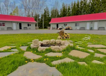 Wiarton willys inn hotel thumbnail 6