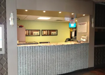 Airport Motor Inn hotel thumbnail 3