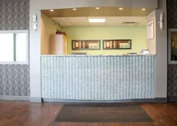 Airport Motor Inn hotel thumbnail 4