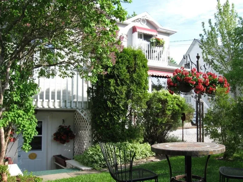 auberge maison gagne hotel detail image 2