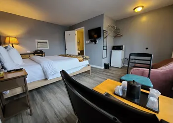 Highland Motel hotel thumbnail 4