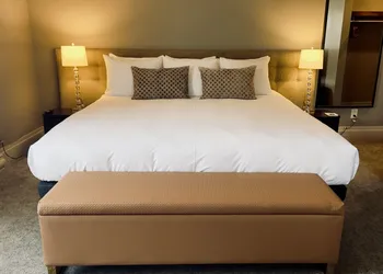 Le Pleasant Hôtel hotel thumbnail 6
