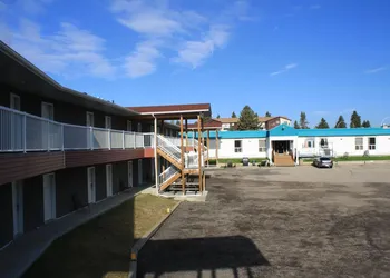 Chinook Inn hotel thumbnail 3