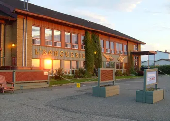 Auberge Internationale La Vieille École hotel thumbnail 3