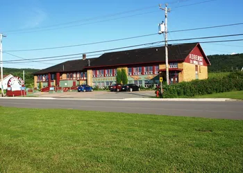 Auberge Internationale La Vieille École hotel thumbnail 4