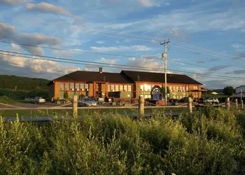 Auberge Internationale La Vieille École hotel thumbnail 5