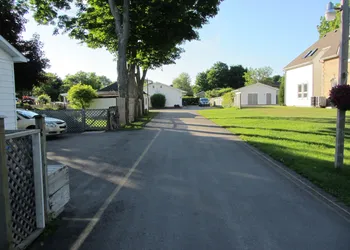 The Maplewood Motel hotel thumbnail 2