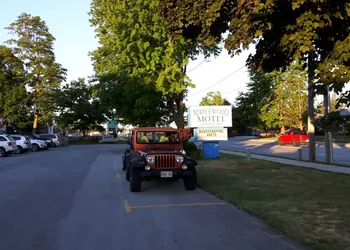 The Maplewood Motel hotel thumbnail 5