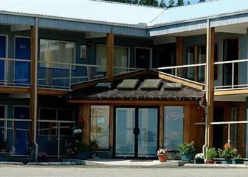 Island View Lodge hotel thumbnail 3