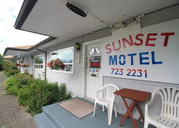 Sunset Motel hotel thumbnail 5