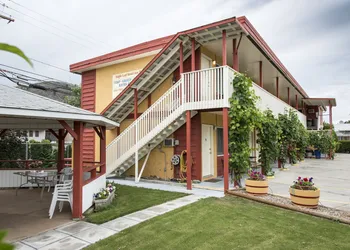 Oliver Motel & Inn hotel thumbnail 4